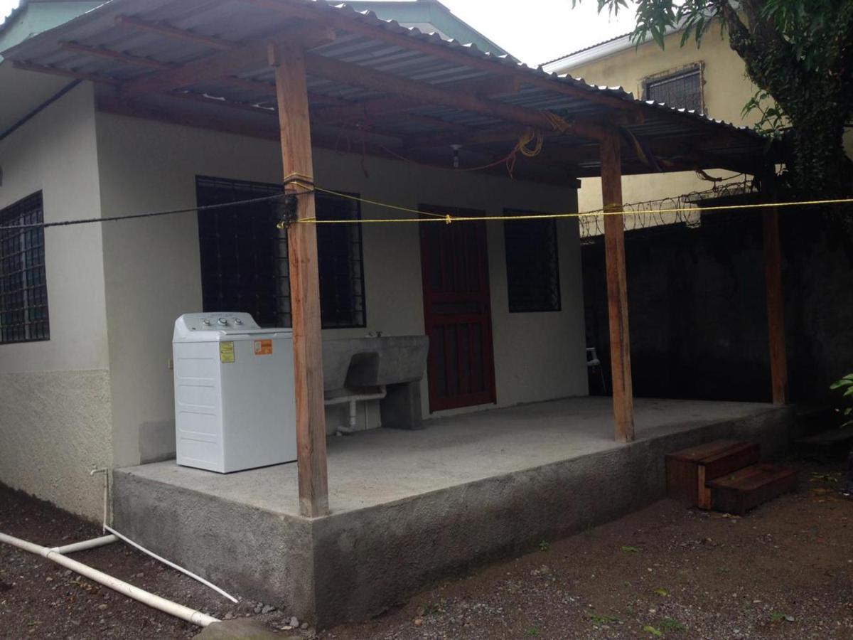 Elizabeth Enchantments La Ceiba Exterior foto