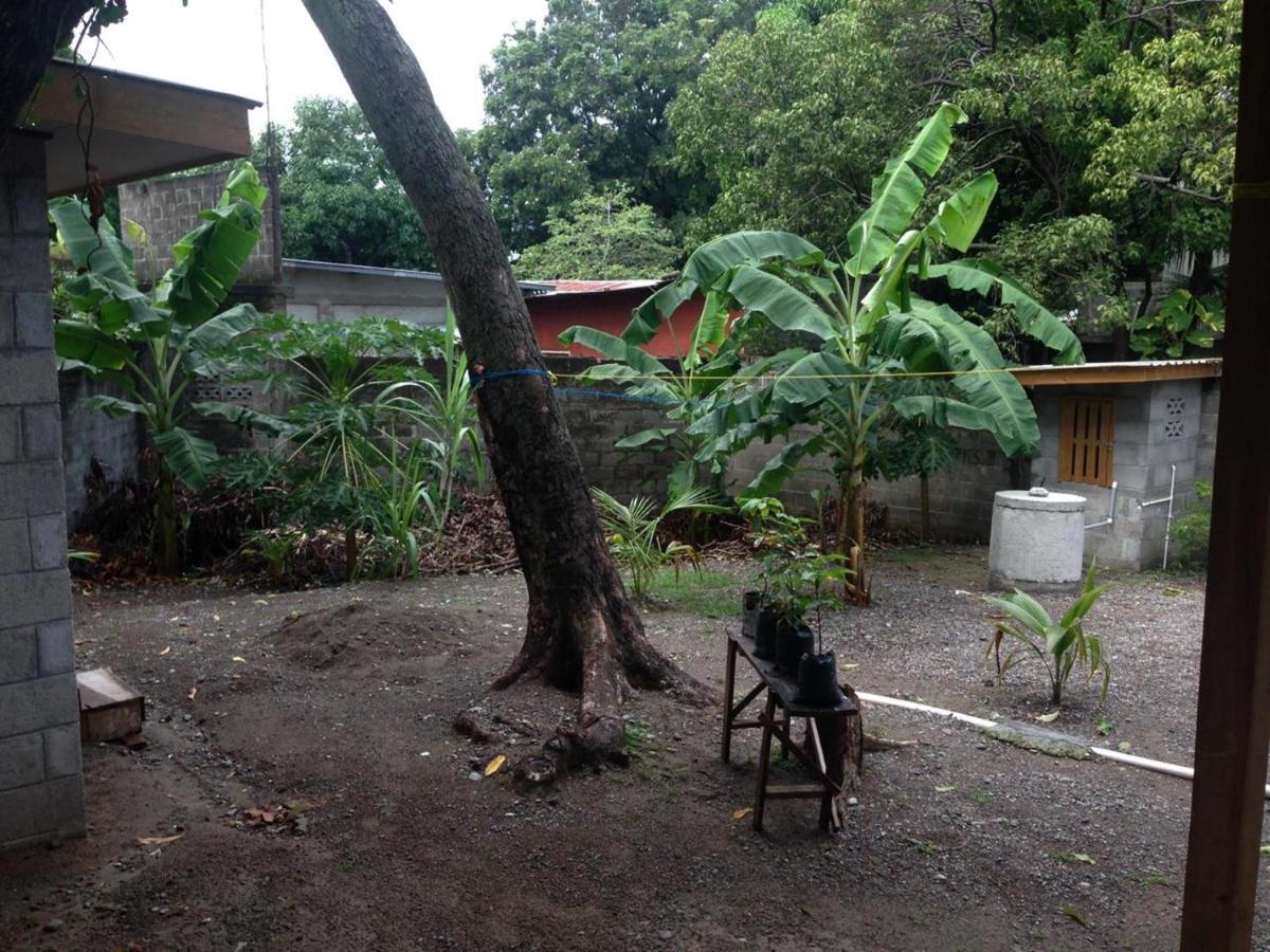 Elizabeth Enchantments La Ceiba Exterior foto