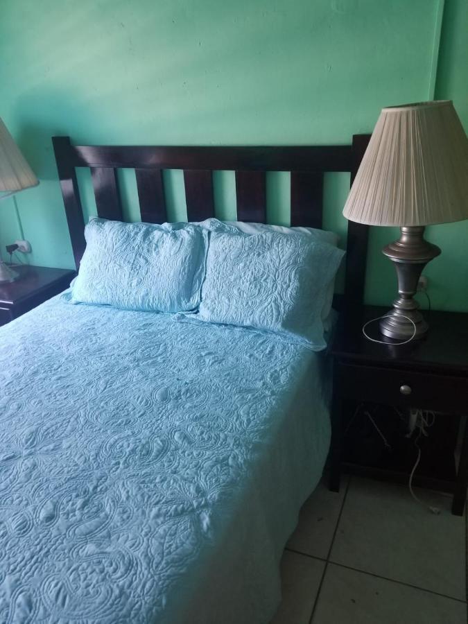 Elizabeth Enchantments La Ceiba Exterior foto