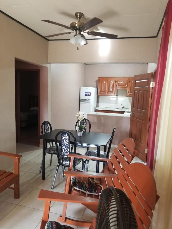 Elizabeth Enchantments La Ceiba Exterior foto