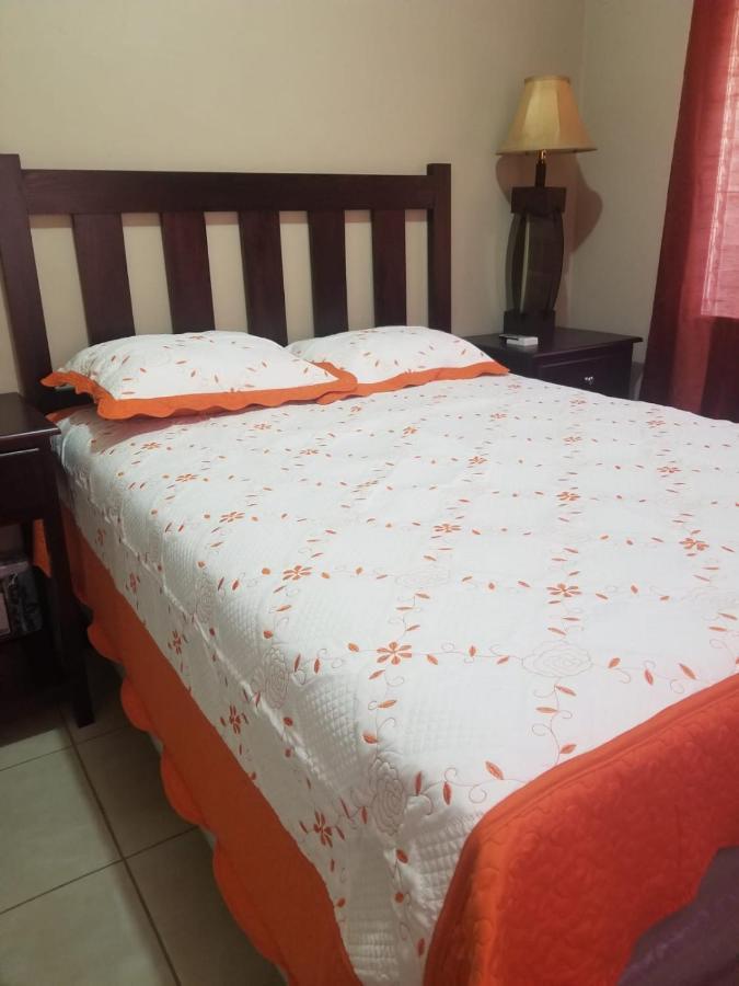 Elizabeth Enchantments La Ceiba Exterior foto